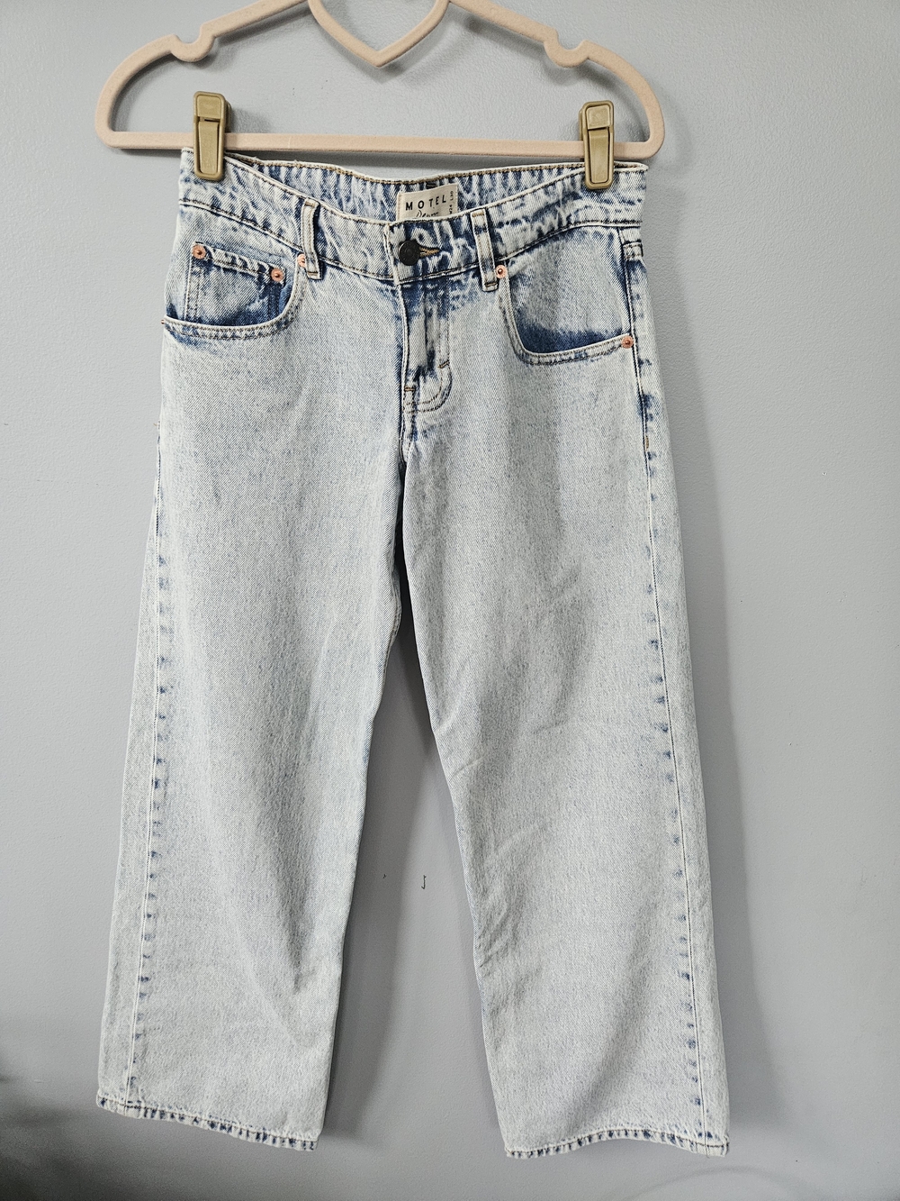Motel Rocks Low Rise Parallel Jeans In 80s Light Blue Wash - Picture 3 of 7